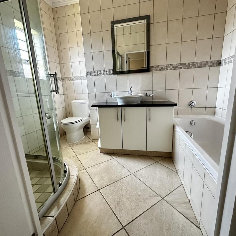 3 Bedroom Property for Sale in Fraaiuitsig Western Cape